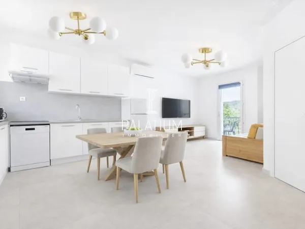Charmant T2 meublé avec balcon, piscine et parking - Gréoux-