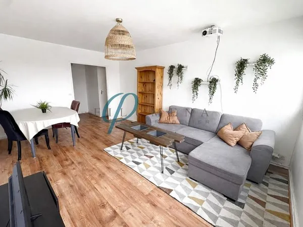 Appartement T3 lumineux avec vue dégagée Étage élevé avec ascenseur Nantes Sud / Porte de Vertou