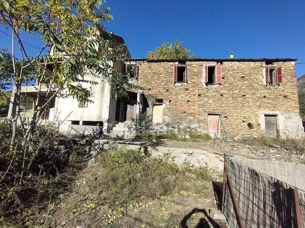 Maison de village en pierre de 66 m2 à rénover avec jardin et caves à SAN LORENZO, HAUTE CORSE (20)
