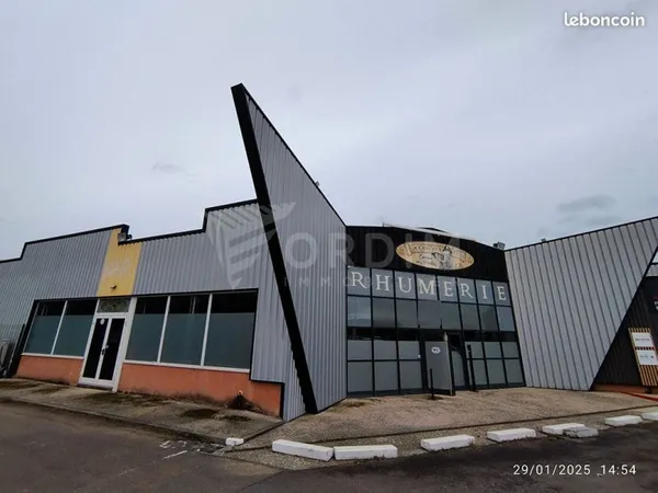 Local 260 m² MONETEAU