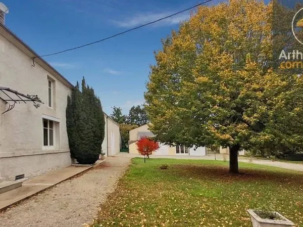 Maison 9 pièces 223 m²