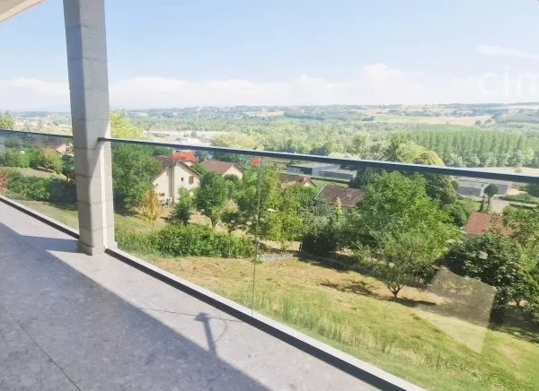 🔑 À VENDRE – Superbe propriété avec deux appartements spacieux et prestations haut de gamme