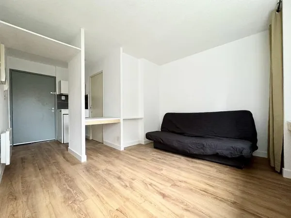 NIMES HOPITAL CAREMEAU / IUT JULES RAIMU- STUDIO AVEC PARKIN