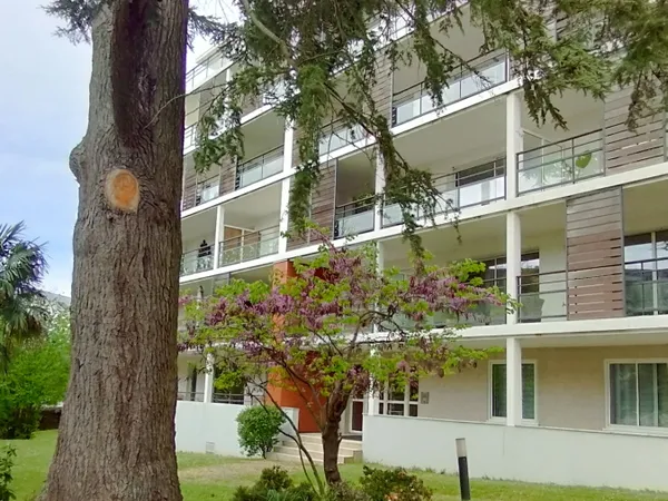 Loue appartement meublé