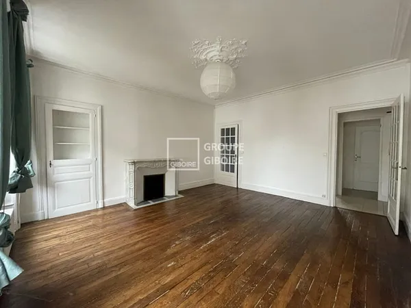A VENDRE GROUPE GIBOIRE RENNES APPARTEMENT ENVIRON 78 M2 AVEC CAVE QUARTIER ARSENAL-REDON