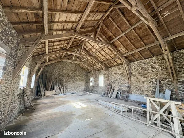 Bâtiment 3 pièces 300 m²