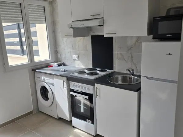 2 pièces entièrement meublé et refait à neuf
