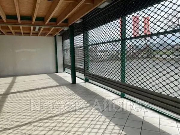 Bureaux 300 m²