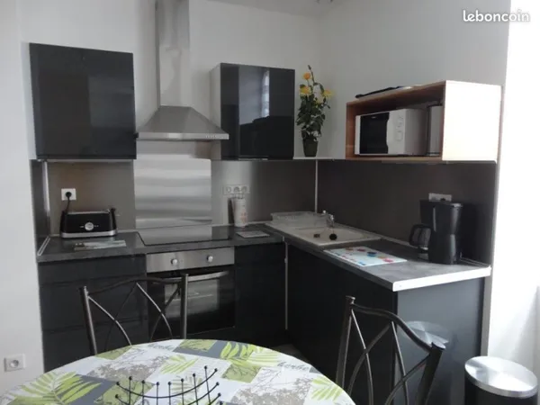 F2 meublé tout équipé au centre de JONZAC