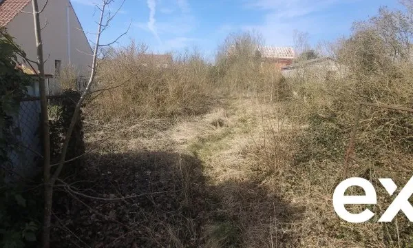 Terrain à bâtir à Épiais-Rhus, 726 m² disponible