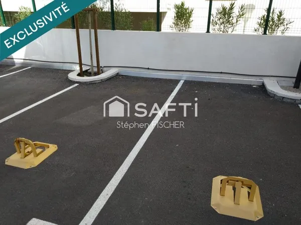 Place de parking dans résidence