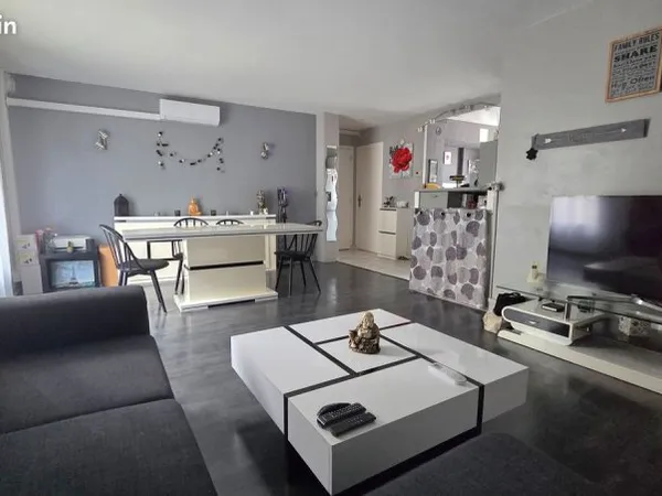 T3 traversant 63 m² - séjour 30 m² - balcon sur parc