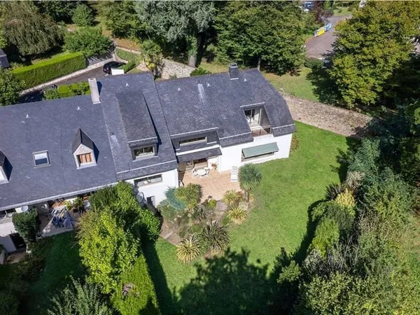 Maison 7 pièces 239 m²