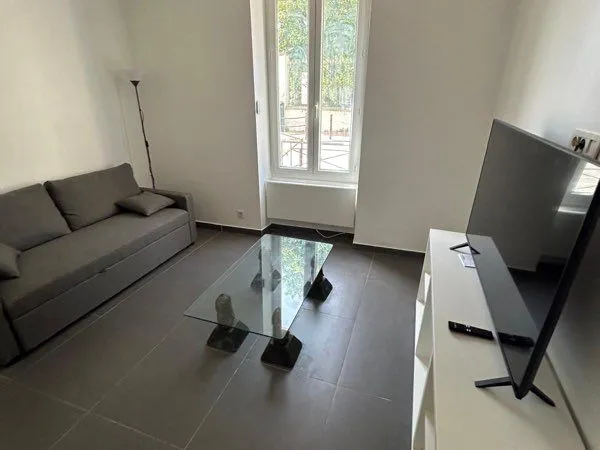 Grand studio meuble