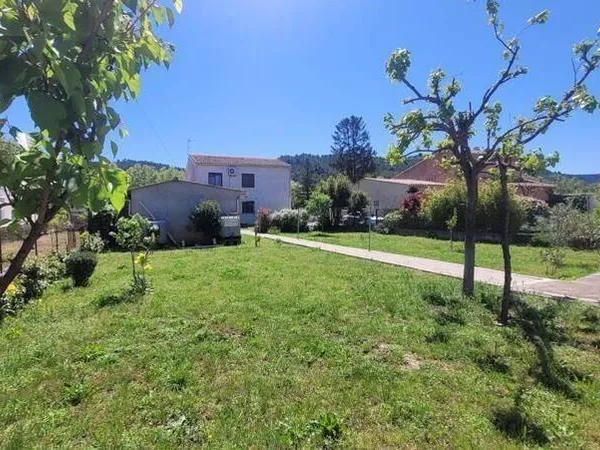 Maison 8 pièces 182 m²