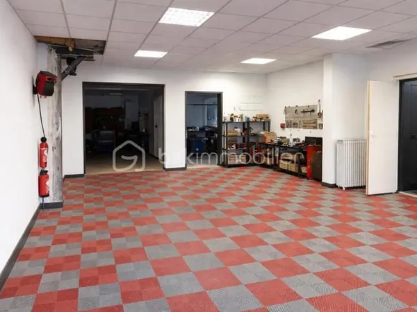 EXCLUSIVITÉ - Mur Local commercial Vendu/loué