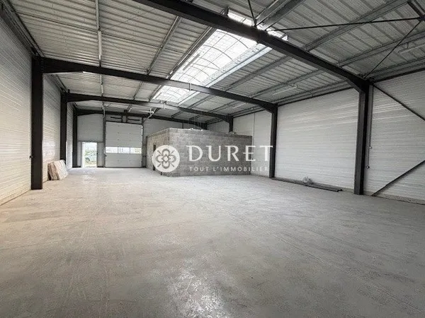 Local commercial 234 m²
