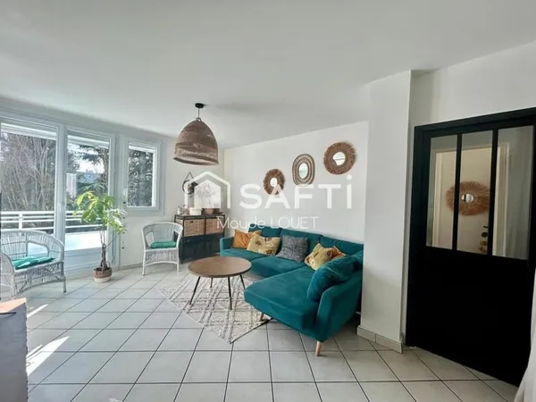 APPARTEMENT 4 PIECES AVEC BOX - 2 CHAMBRES - BALCON - CAVE