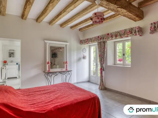 Maison de 198 m² avec jardin et dépendances