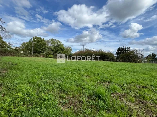 Terrain 1044 m²