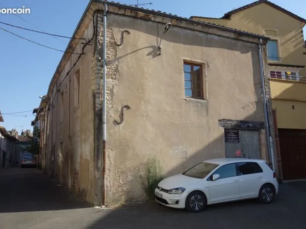 Tournus Centre - Grande maison de ville avec 2 garages