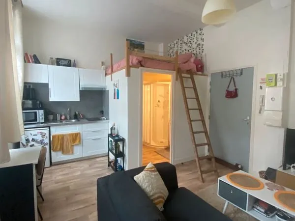 STUDIO Quartier saint Acheul proche rue Jules Barni