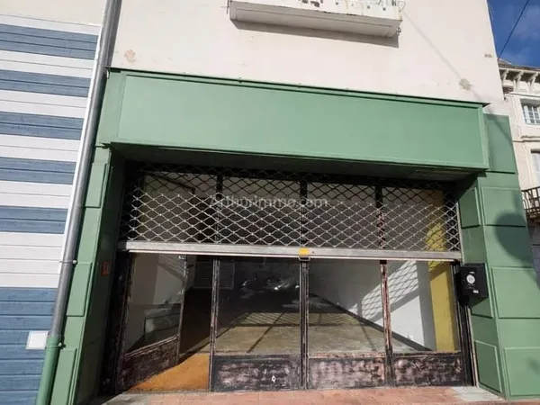 Local commercial - 90m2 - Centre ville