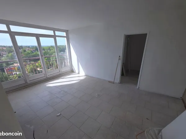 T3 rénové secteur Grand Vaux