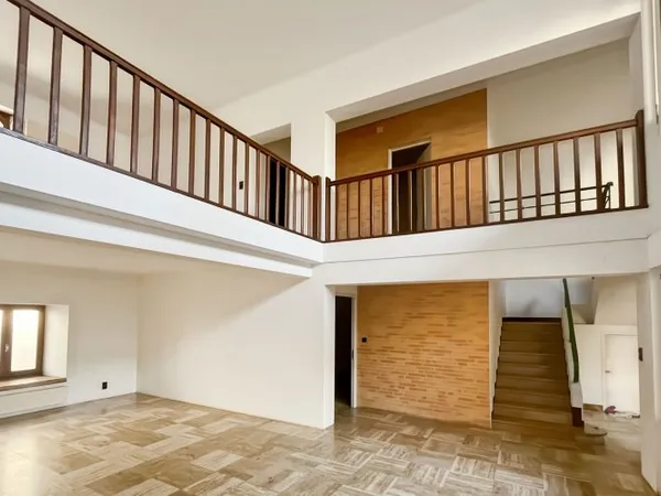 Maison 5 pièces 287 m²