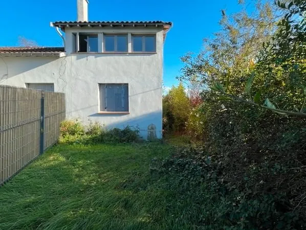 Maison mitoyenne 90m2 sur terrain de 240m2