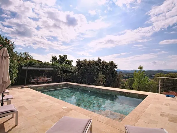 A VENDRE Maison LA MOTTE 185 m² avec PISCINE et VUE