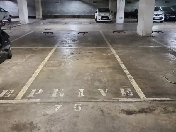 Place de parking Rond Point du Prado