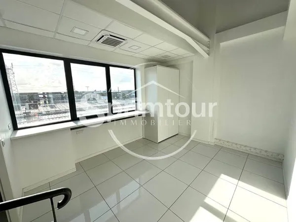 BUREAUX (128m2) - JARRY - 97122 BAIE-MAHAULT