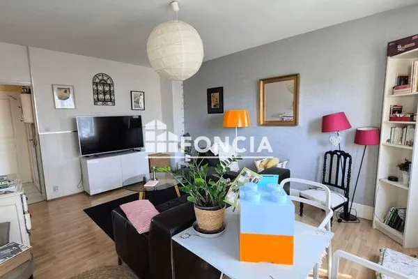 Appartement 4 pièces 77 m²
