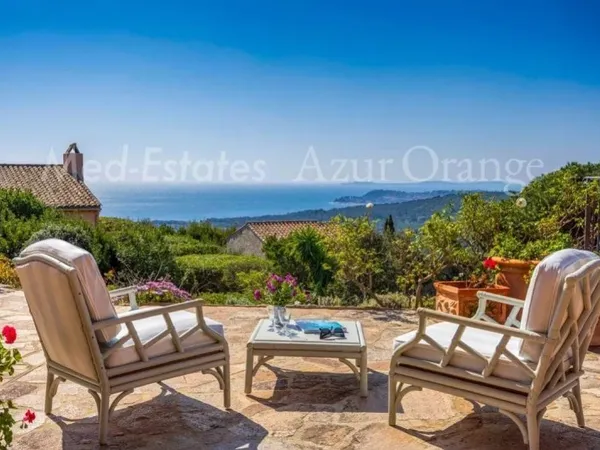 Charmante villa au calme - superbe vue collines & mer