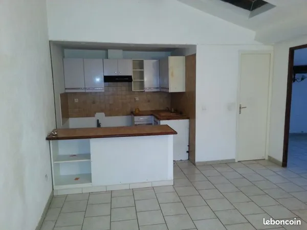 Loue appartement LE LUC