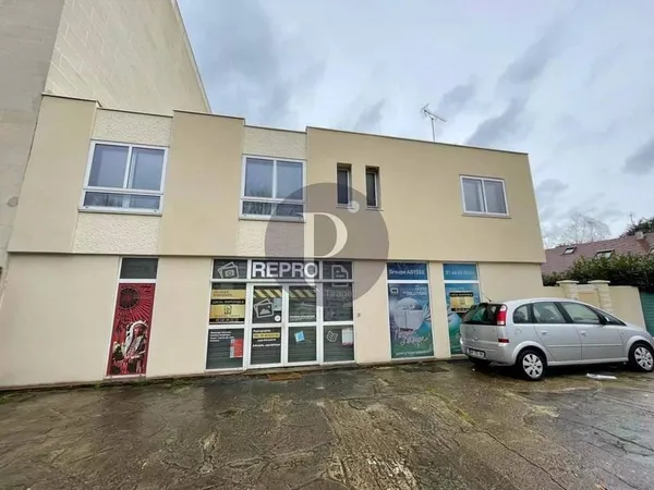 Local commercial 260 m²