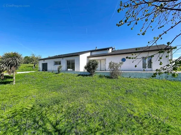 Maison à terrasson-lavilledieu en dordogne