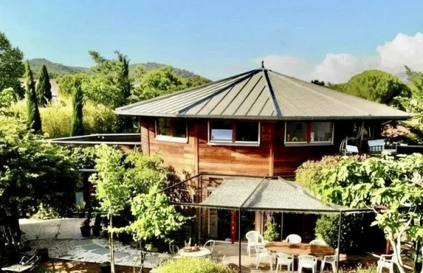Maison contemporaine bioclimatique d'exception 263m2
