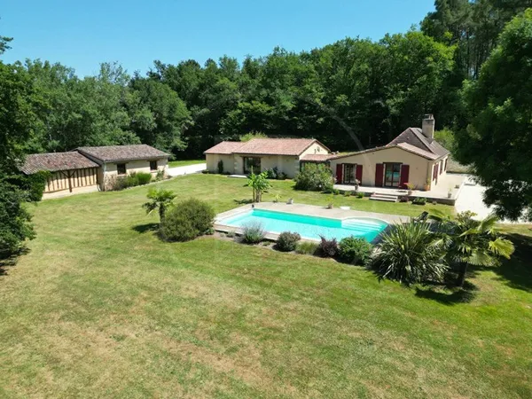 Maison 5 pièces 204 m²