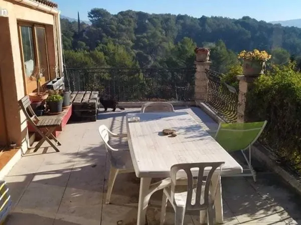 Chambre dans Colocation - Eoures 13011