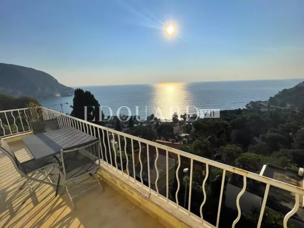 En exclusivité magnifique haut de villa de 84 m² avec superbe vue mer panoramique et parking