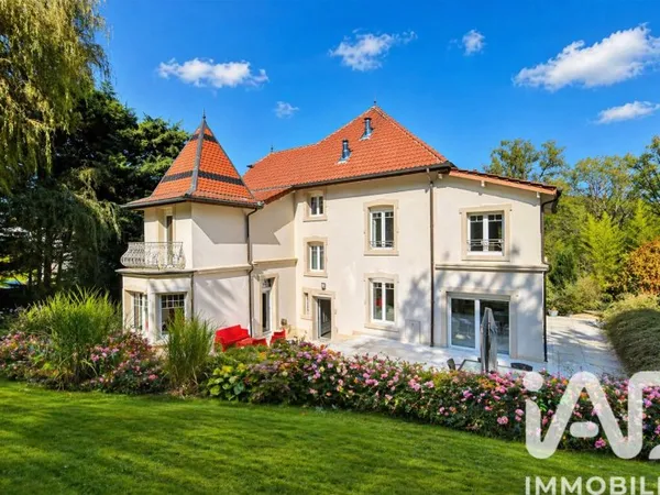 Maison 12 pièces 340 m²