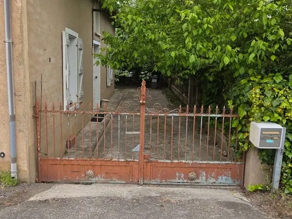 Maison à vendre. Avec jardin