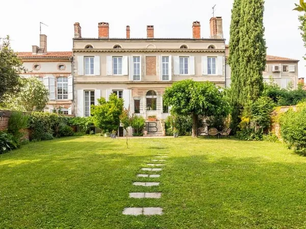 Agen Hôtel particulier de prestige avec dépendances, jardi
