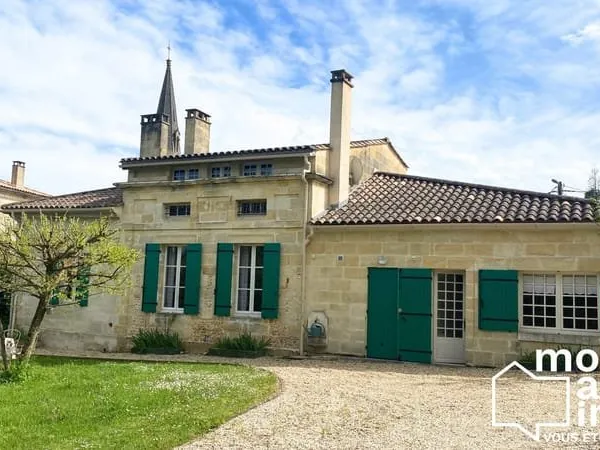 Magnifique demeure en pierre avec dépendance