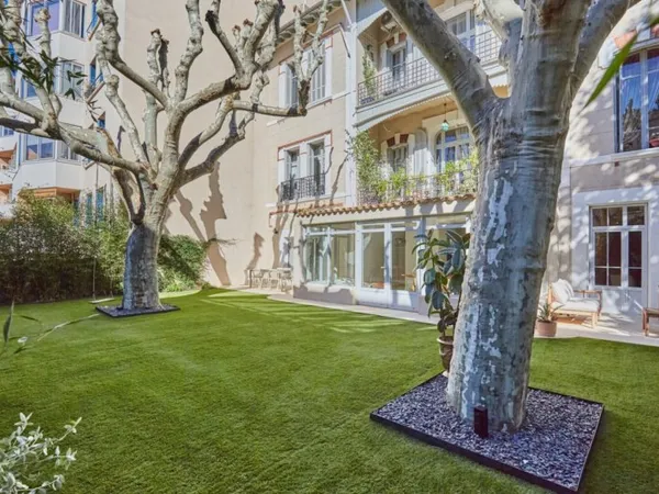 Appartement 5 pièces - 200 m2 de jardin à 5 min de la Rotonde
