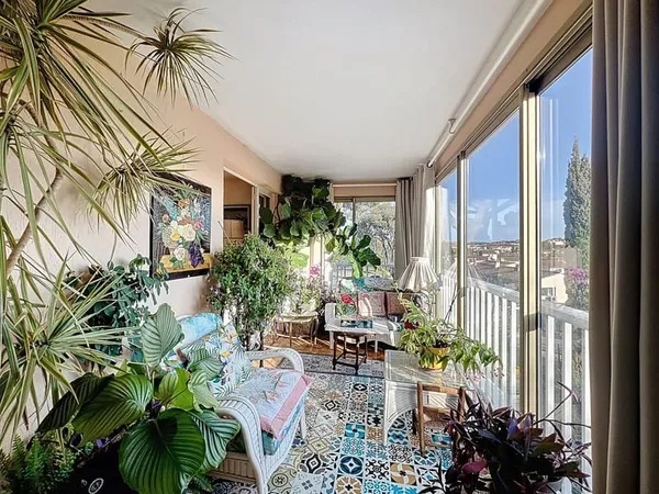 VENTE APPARTEMENT 3 PIECES AVEC PARKING ET CAVE