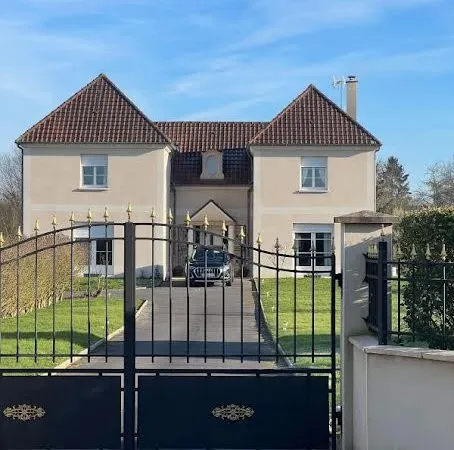 Maison 8 pièces 265 m²