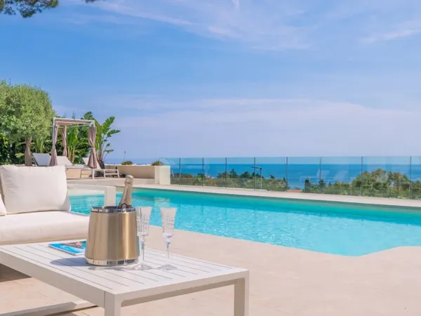 CANNES CROIX DES GARDES - VILLA CONTEMPORAINE VUE MER - 6 CHAMBRES